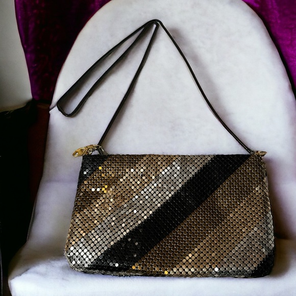 Whiting & Davis Handbags - ♥️  Vintage Whiting & Davis 1970’s Metal Sequin Purse